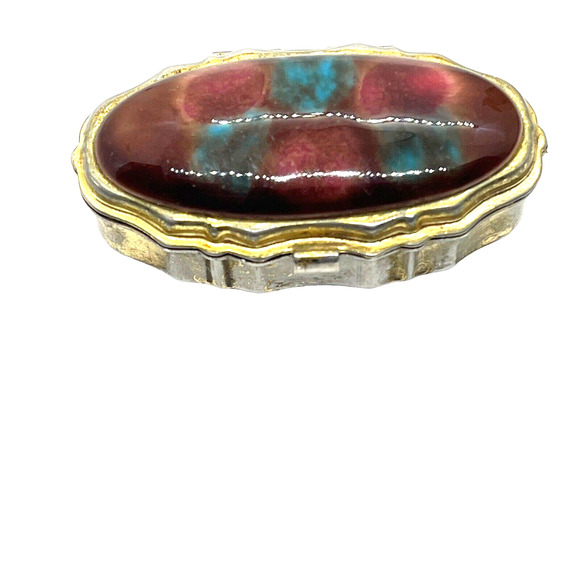 Charming Pill Box Vintage Retro Gold Tone Puffed Lid Retro Chic Aged Finish - Picture 1 of 14